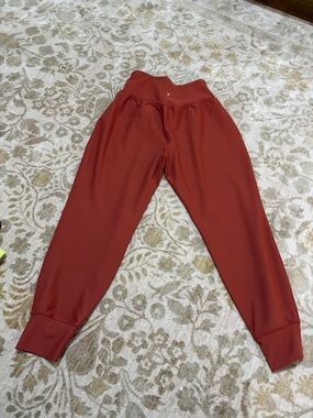 Old Navy Rust Red High-Waist Jogger Leggings